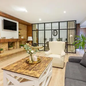 https://la-nogalera-torremolinos-centro.hotelsinnerja.org