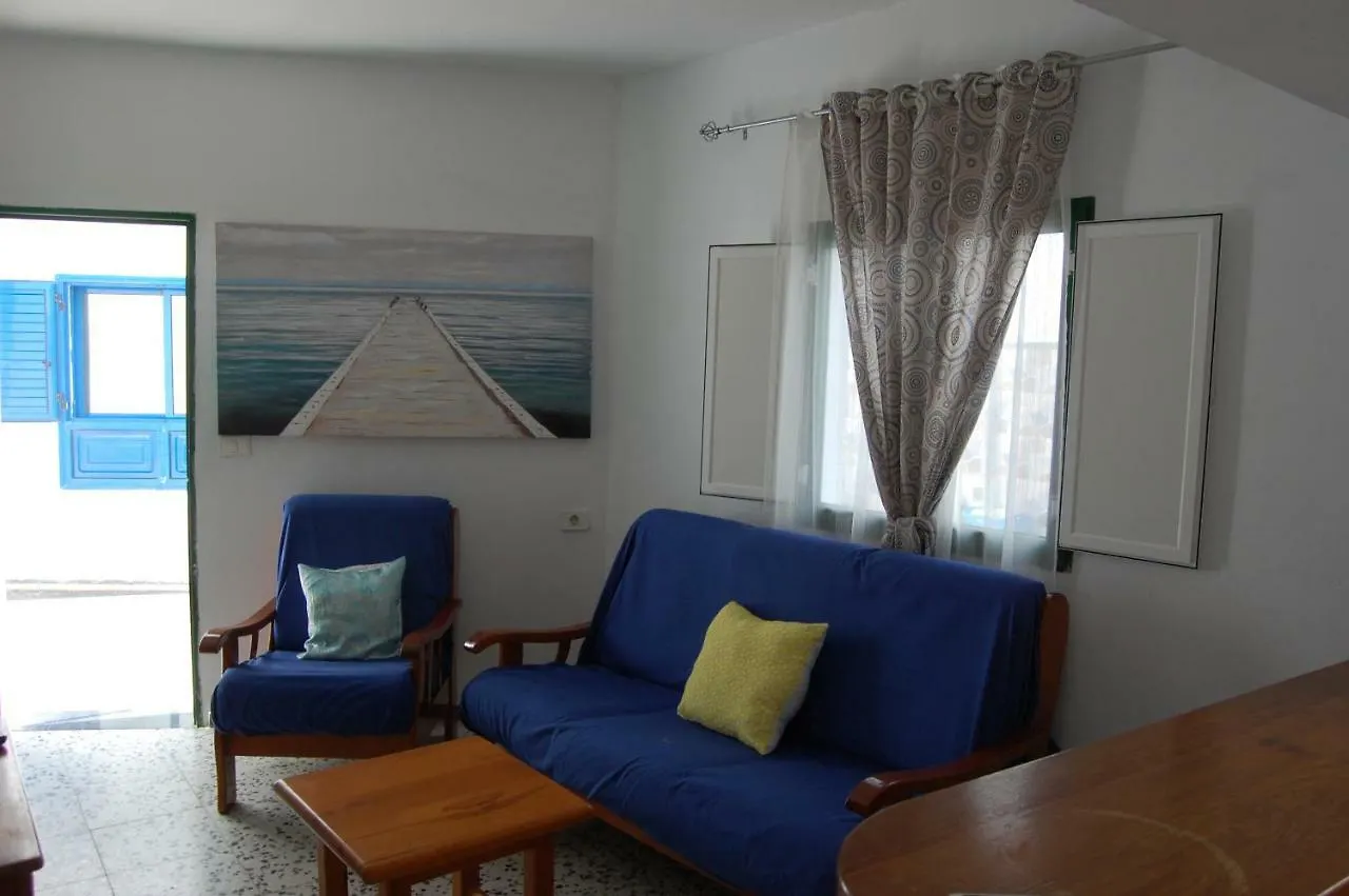 Casa Salinas Playa Guest House Orzola 0*,  İspanya